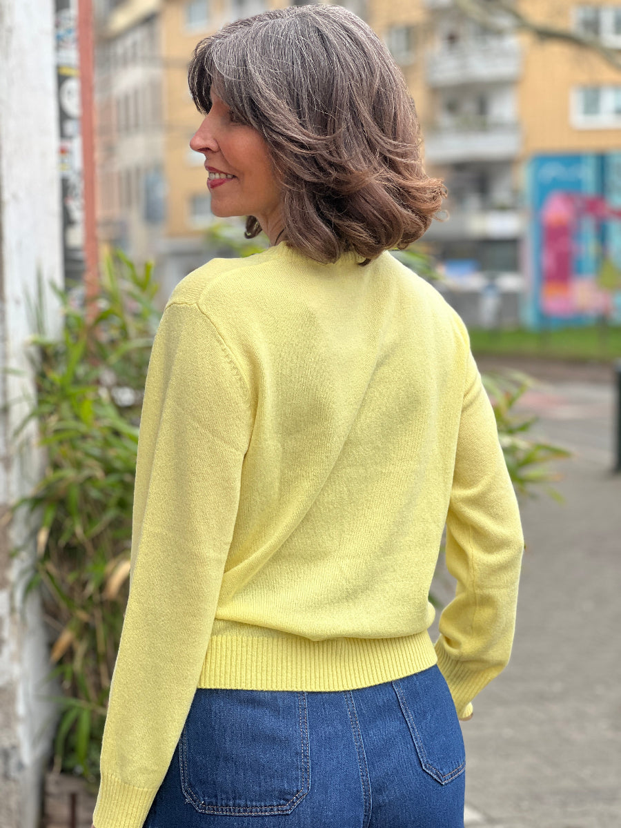 from-future-cashmere-pullover-the-world-no129-concept-store-duesseldorf