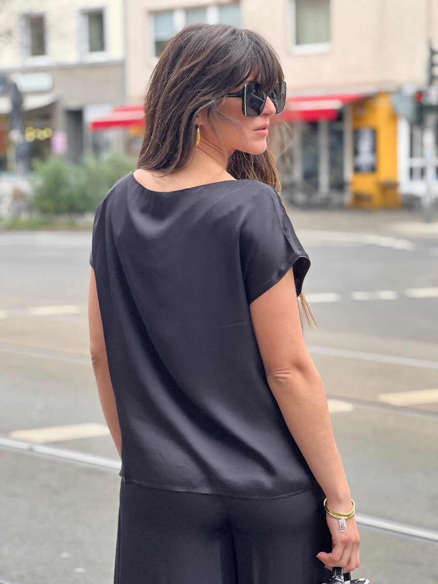 surkana-hose-satin-no129-concept-store-duesseldorf