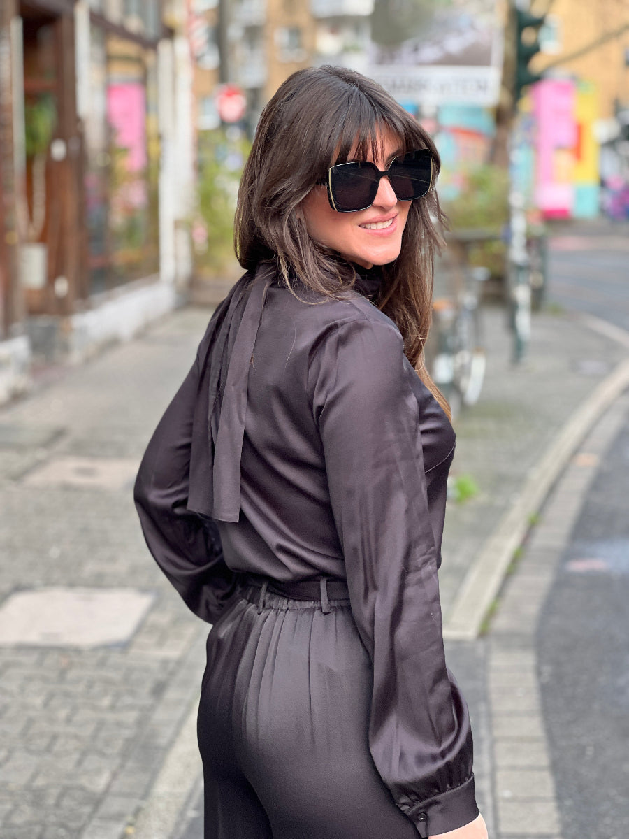 fracomina-bluse-satin-v-ausschnitt-no129-concept-store-duesseldorf