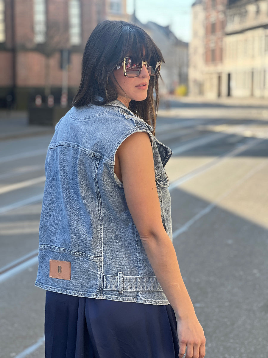 fracomina-biker-weste-oversized-no129-concept-store-duesseldorf