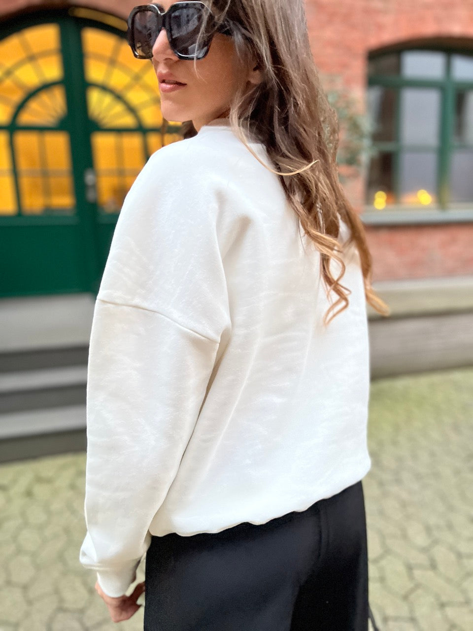 Sweater GOOD DAY. No 129 concept store Duesseldorf