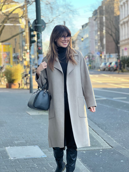 Mantel Chantal by Minus No129 concept store Düsseldorf