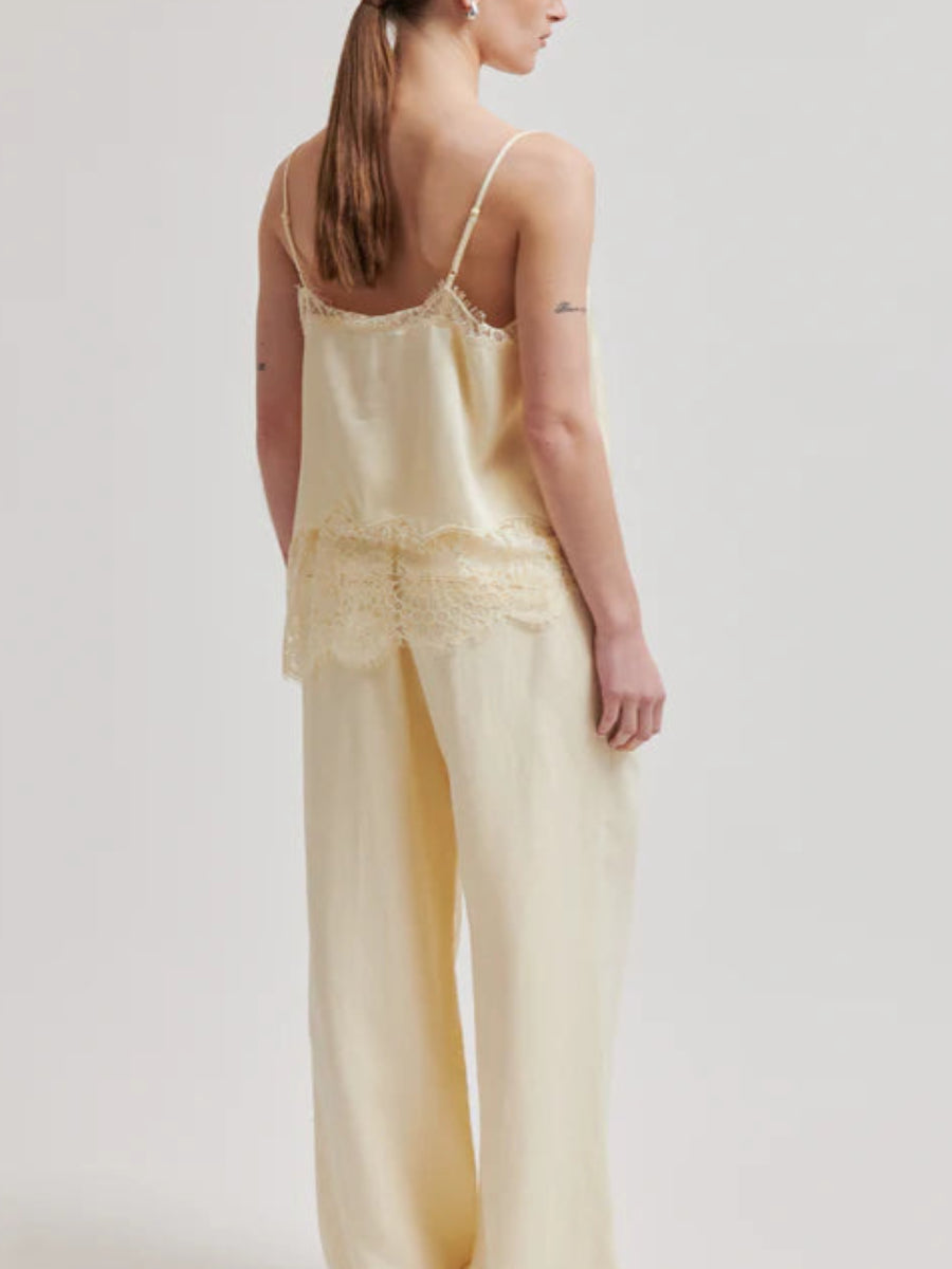 second-female-top-wilina-no129-concept-store-duesseldorf