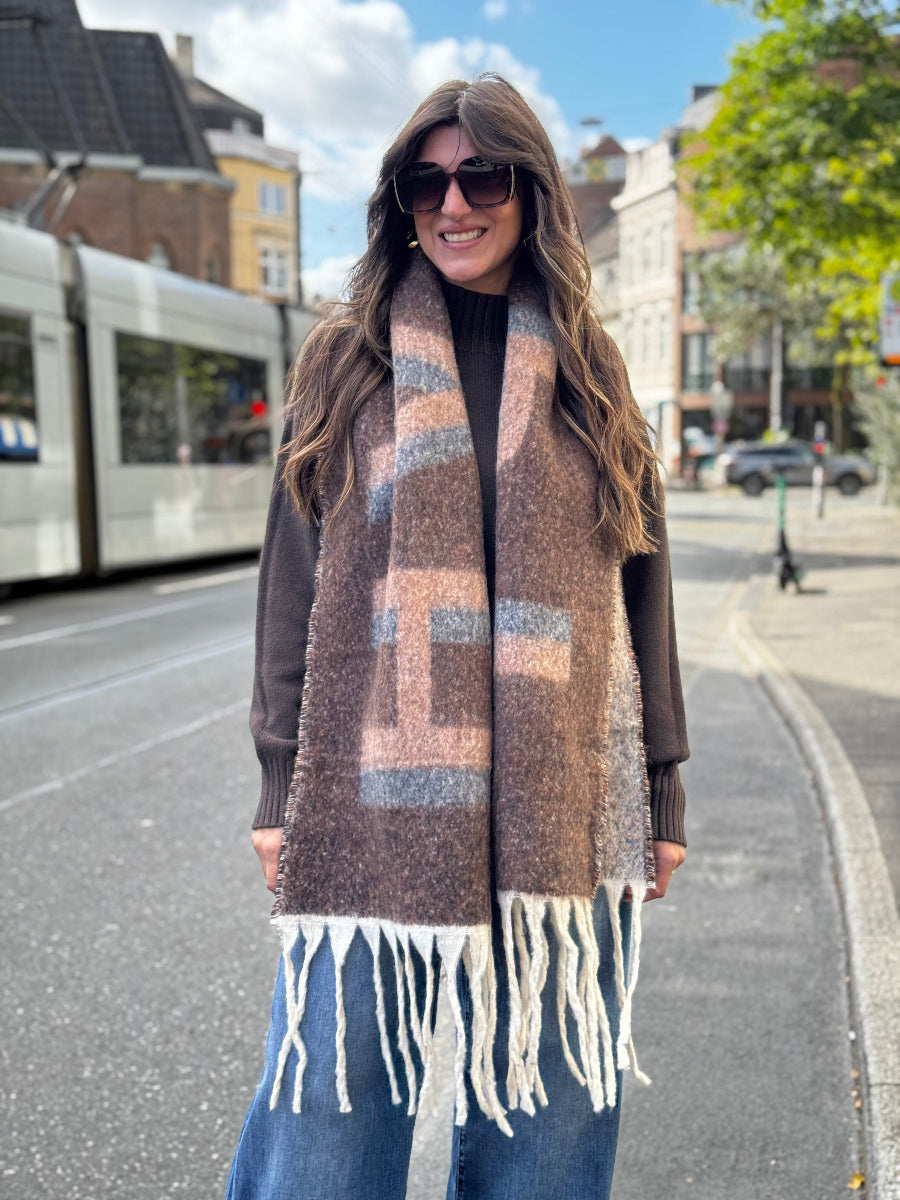 n-129-schal-happy-no129-concept-store-duesseldorf