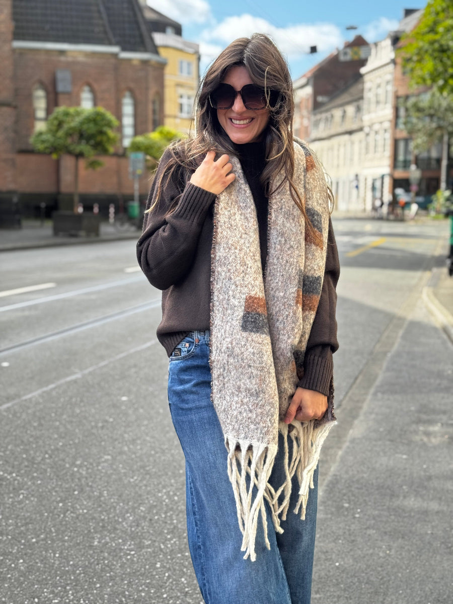 n-129-schal-happy-no129-concept-store-duesseldorf