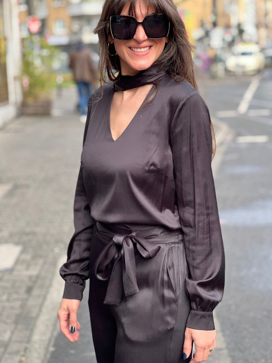 fracomina-bluse-satin-v-ausschnitt-no129-concept-store-duesseldorf