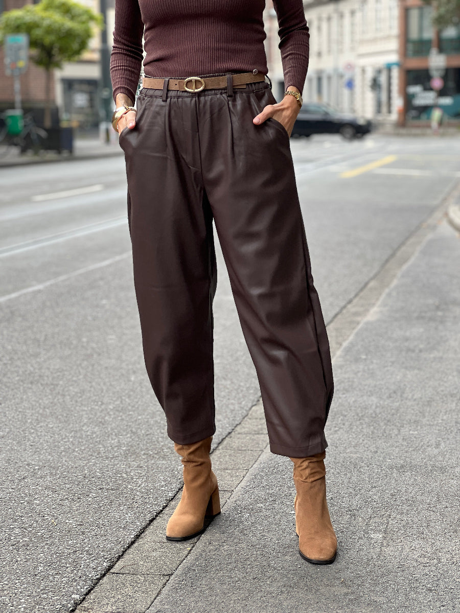 bsb-hose-barrel-lederoptik-no129-concept-store-duesseldorf