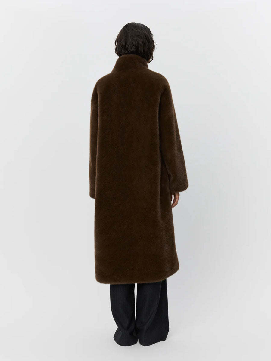 sofie-schnoor-mantel-monasw-no129-concept-store-duesseldorf