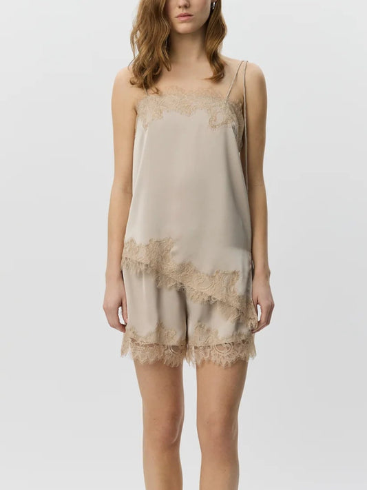 sofie-schnoor-top-virasw-no129-concept-store-duesseldorf