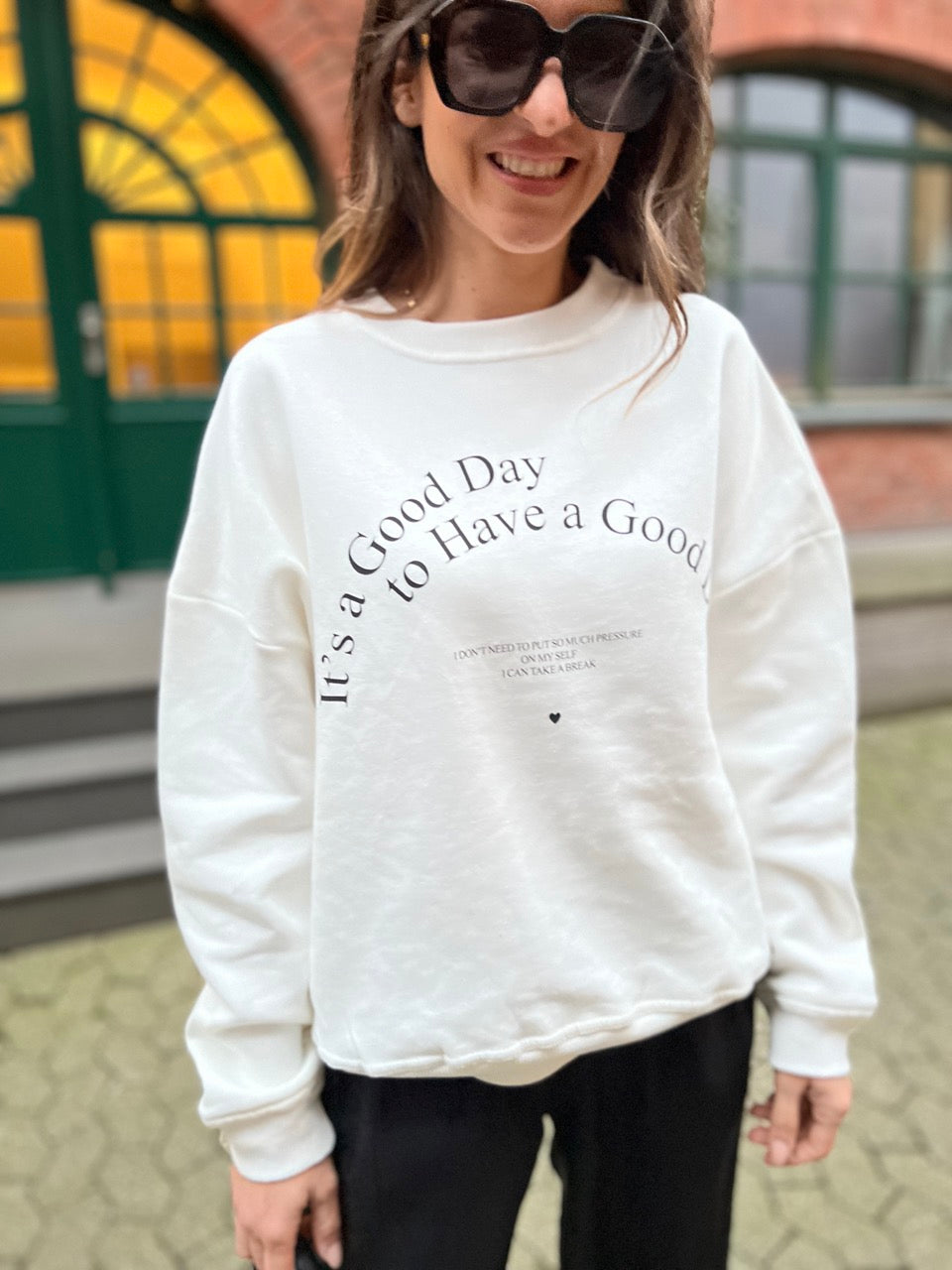 Sweater GOOD DAY. No 129 concept store Duesseldorf